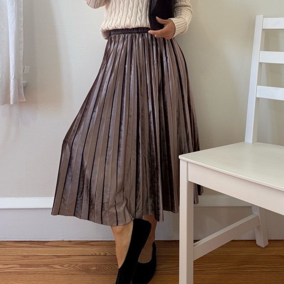 Vintage Metallic Velvet Pleated Elastic Waistband Brown Skirt Size XS - Picture 7 of 9